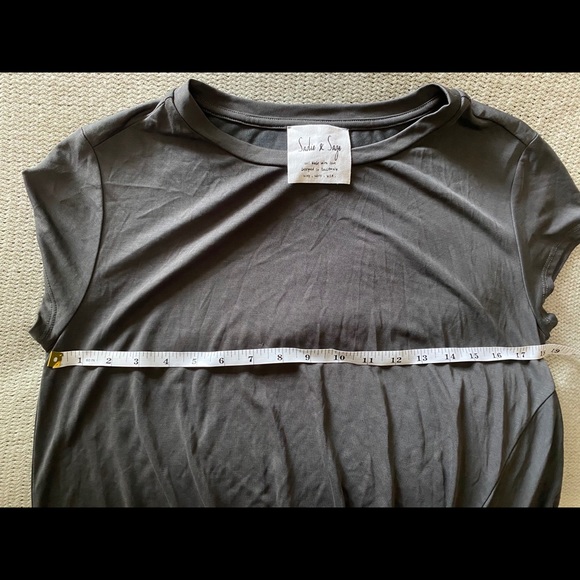 Sadie and Sage NWOT gray top - Picture 6 of 6